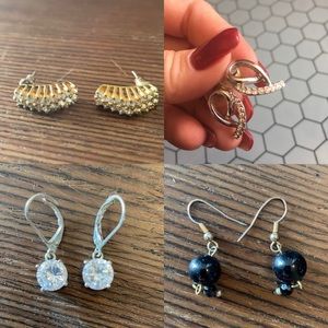 Bundle of earrings